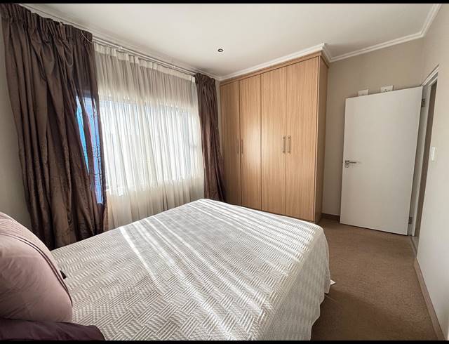 2 BEDROOM APARTMENT FOR SALE IN UMHLANGA RIDGE